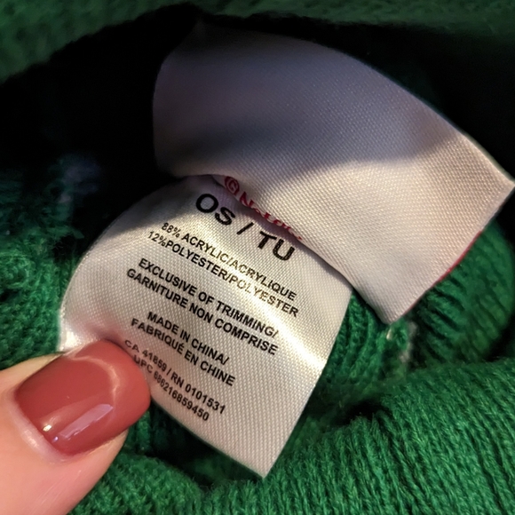 NWT Stranger Things Winter Hat - Picture 4 of 6